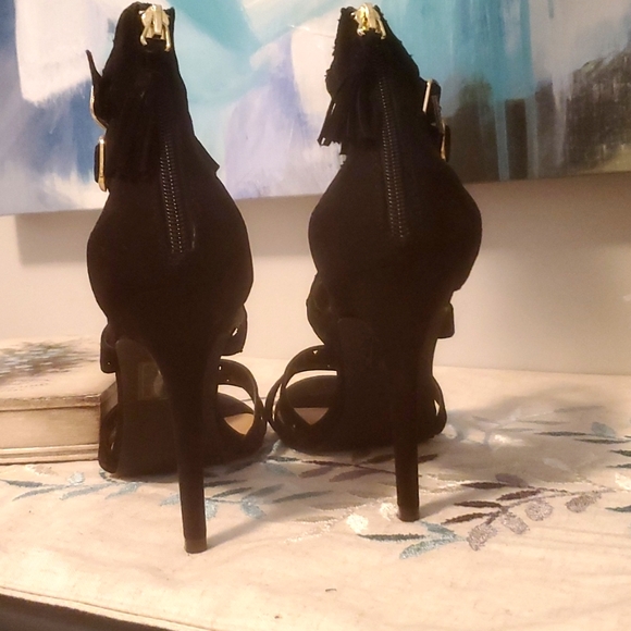 Shoes - Stilettos - Picture 2 of 13